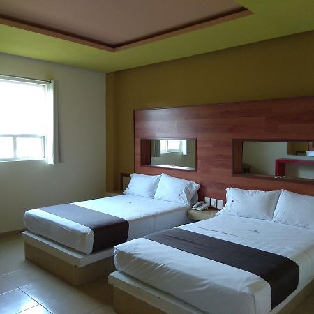 Hotel Rubi Манзанило Екстериор снимка