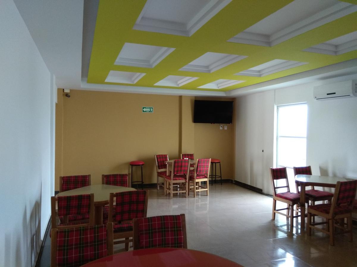 Hotel Rubi Манзанило Екстериор снимка