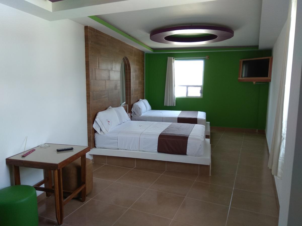 Hotel Rubi Манзанило Екстериор снимка